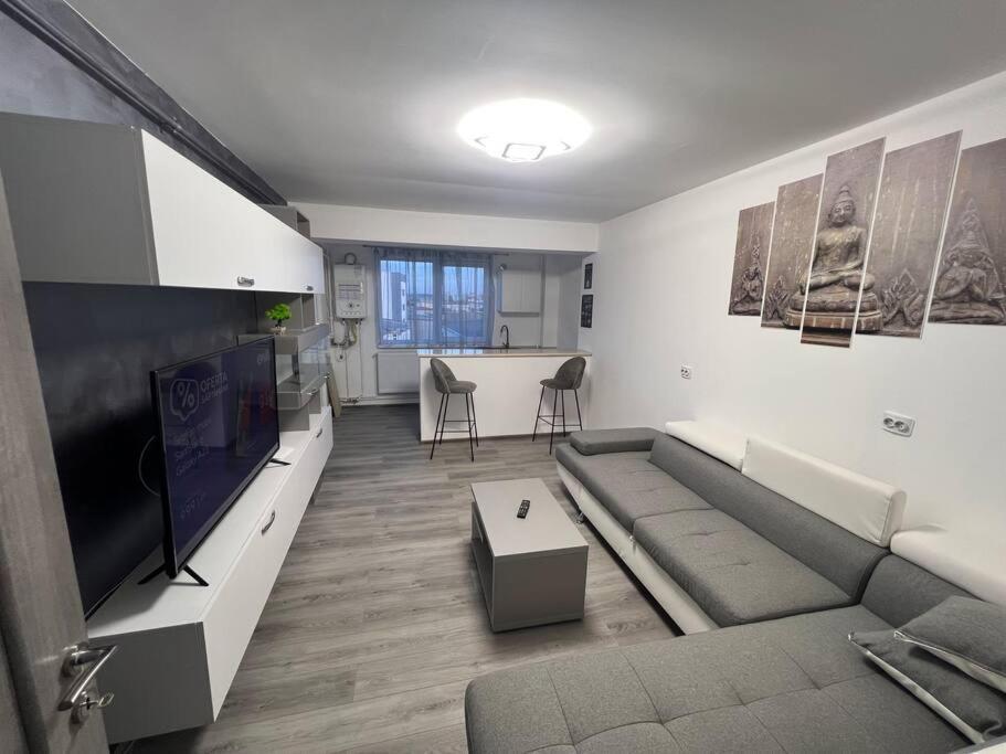 קריובה Lovely Flat With Bathtub 5 Mins From Center מראה חיצוני תמונה