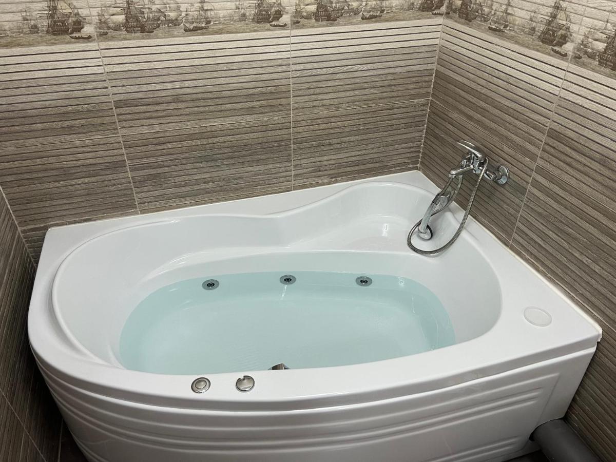 קריובה Lovely Flat With Bathtub 5 Mins From Center מראה חיצוני תמונה